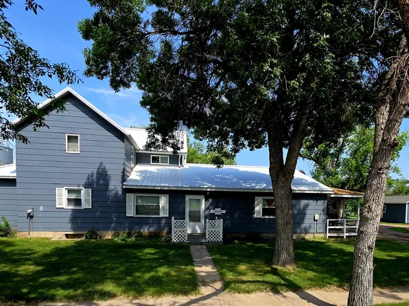 406 S Main St, Tripp, SD 57376