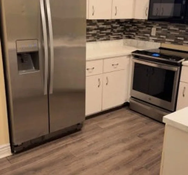 7640 Forest Green Ln — Photo 1