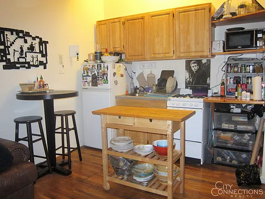 Rented by City Connections Realty | media 1