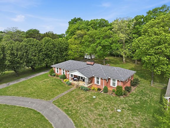 5th image of 1308 Hill Lakes Ln