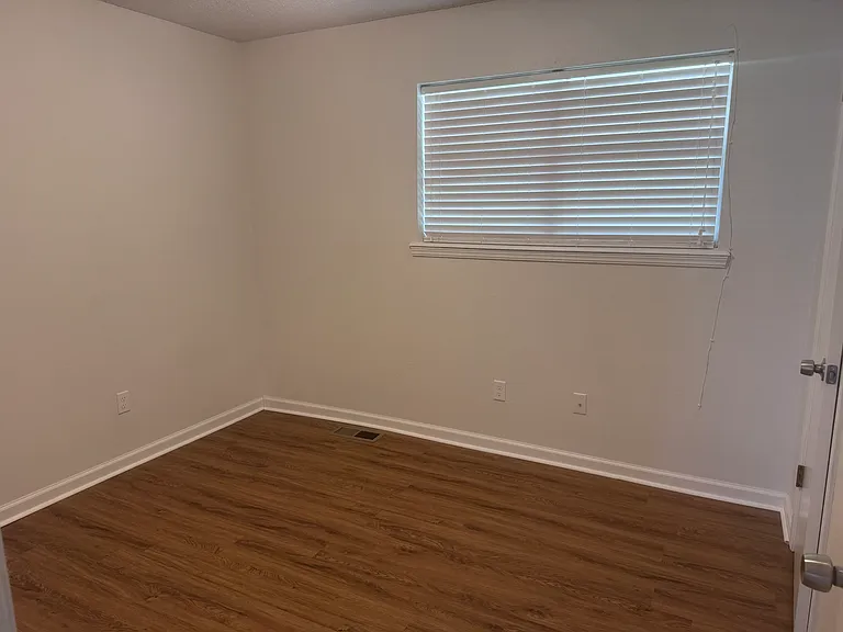 425 Meadow Lake Dr — Photo 9