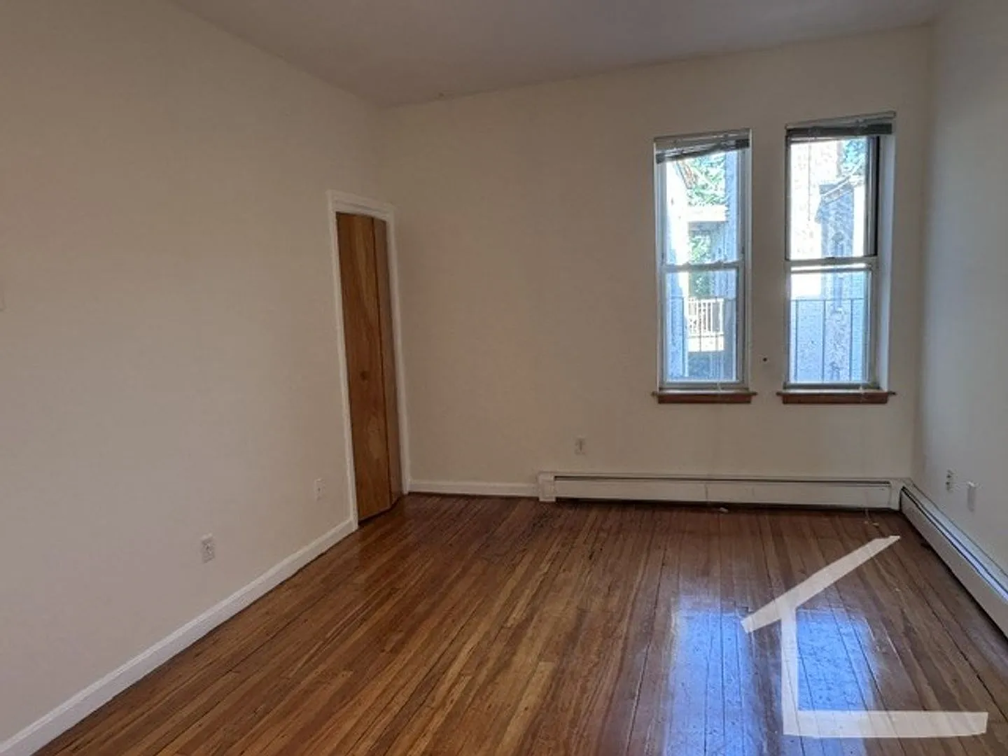 Spacious modern unit with great location in Brighton available now!! — Photo 4