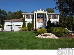 14 Shilling Rd, Manalapan, NJ 07726