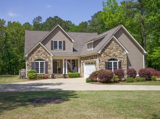 719 Azalea Dr, Vass, NC 28394