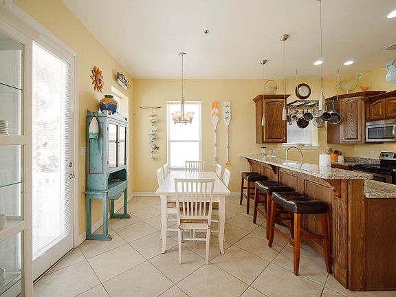 4th image of 112 E Swordfish St #2