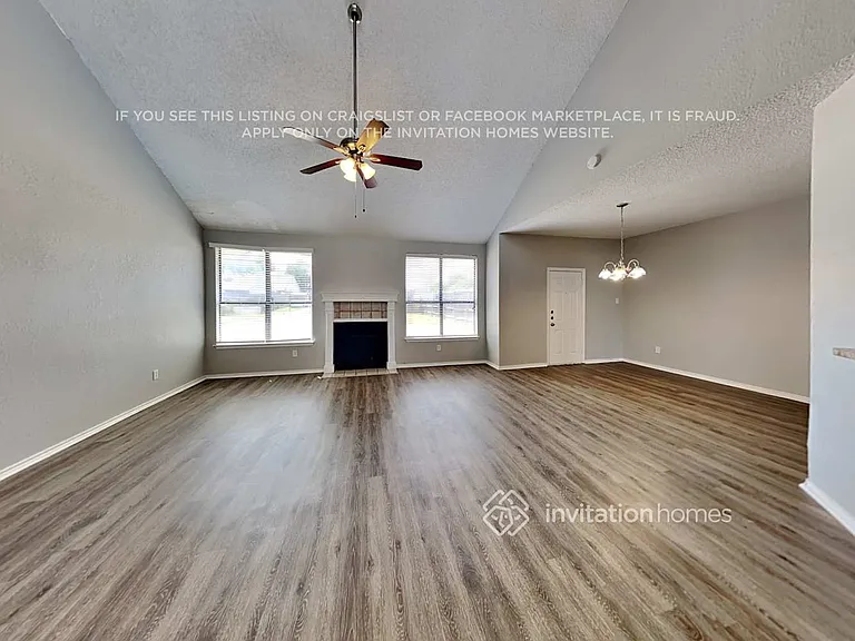 2317 Roanoke Cir — Photo 4