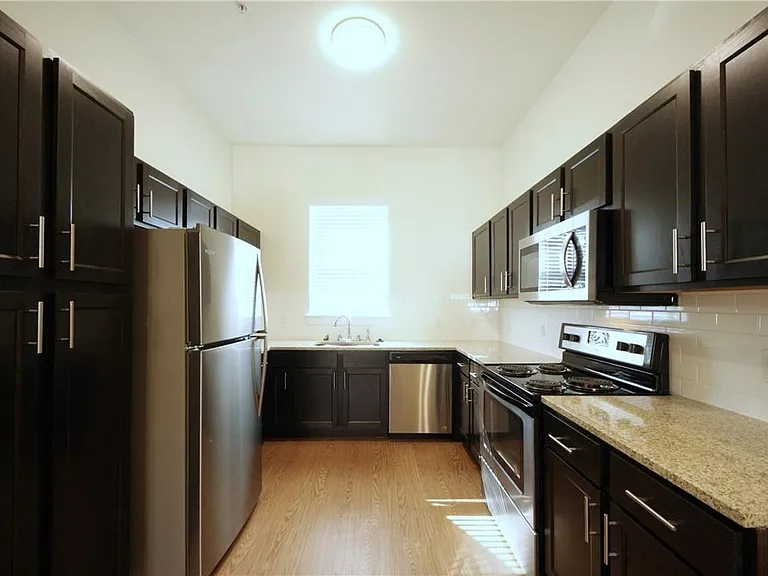 2400 Louis Henna Blvd #108 — Photo 4