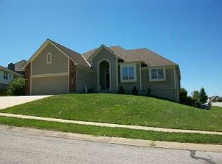 707 W Buena Vista Dr, Raymore, MO 64083