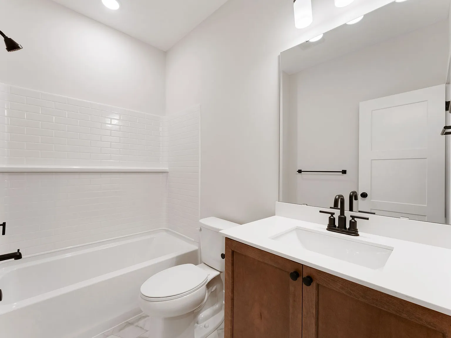 4 bed, 3008 sqft, $5,000 — Photo 4