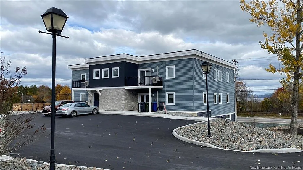 Building Photo - 227 River Valley Dr #B