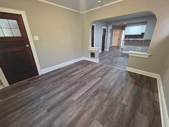 4th image of 4954 Winona Ave #23628D60C