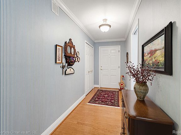 3rd image of 932 S Reading Rd