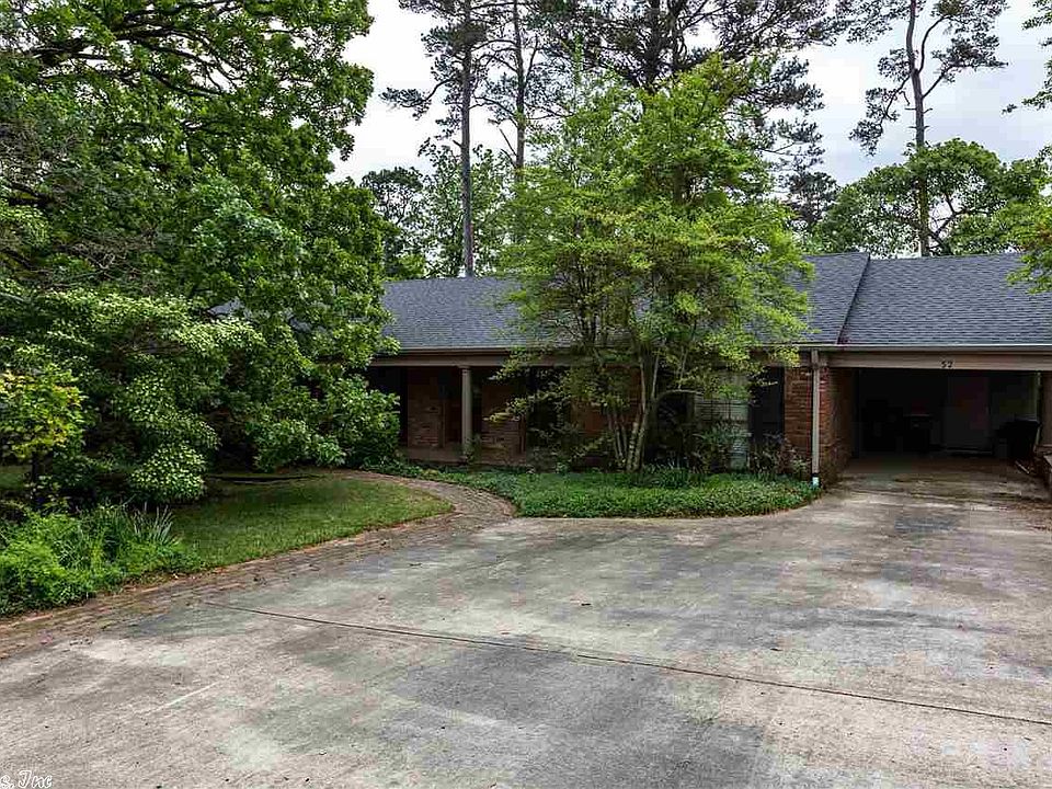 1st image of 52 Pine Manor Dr