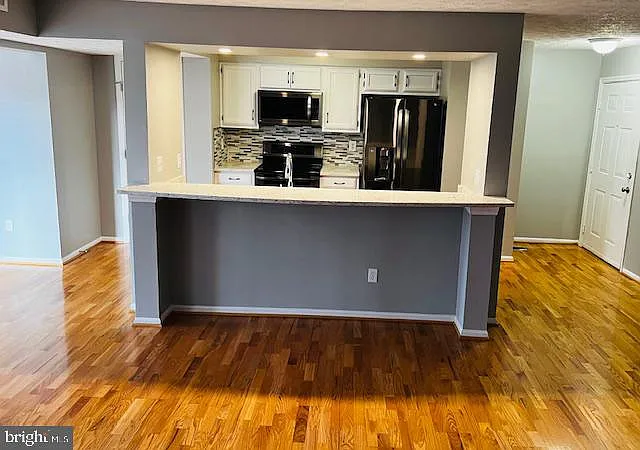 2 bed, 1.0 bath, 1112 sqft, $2,100 — Photo 2