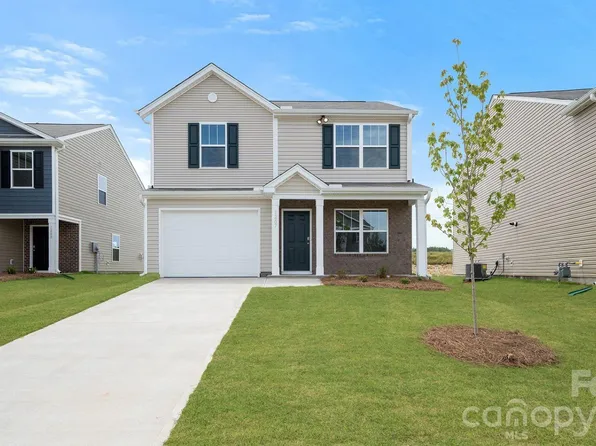20 Katherine Emilie Dr, Hendersonville, NC 28792