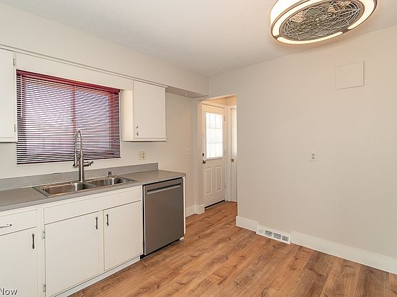 5th image of 5970 Mayflower Ave