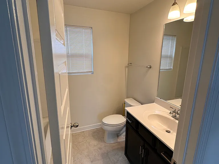 327 Lakeside Park Dr #82 — Photo 37