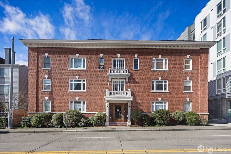 3rd image of 4725 15th Avenue NE #16