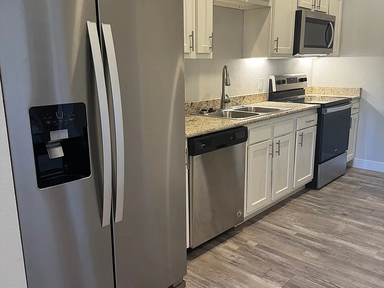 Carefree Boutique Apartments — Photo 9