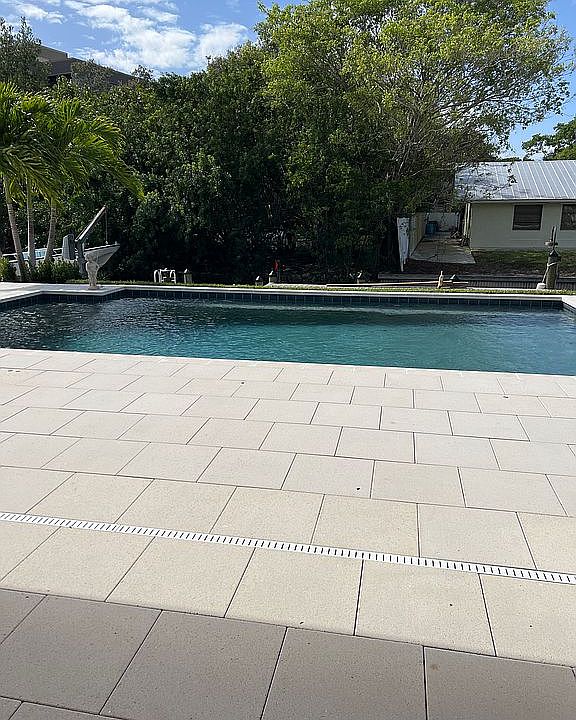 1st image of 11883 Lake Shore Pl