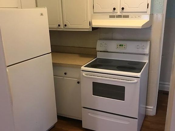 Kitchen Fridge and Stove included