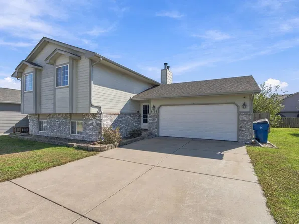7409 E Brookview Cir, Wichita, KS 67226
