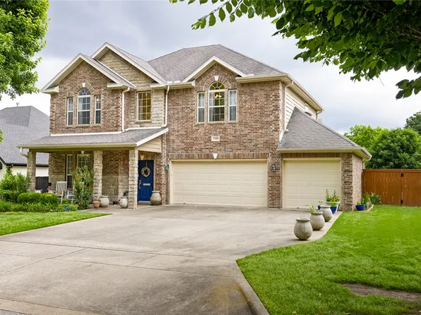 1540 S Coopers Cv, Fayetteville, AR 72701