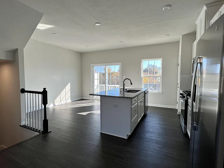 67 Hewstone Ct — Photo 7