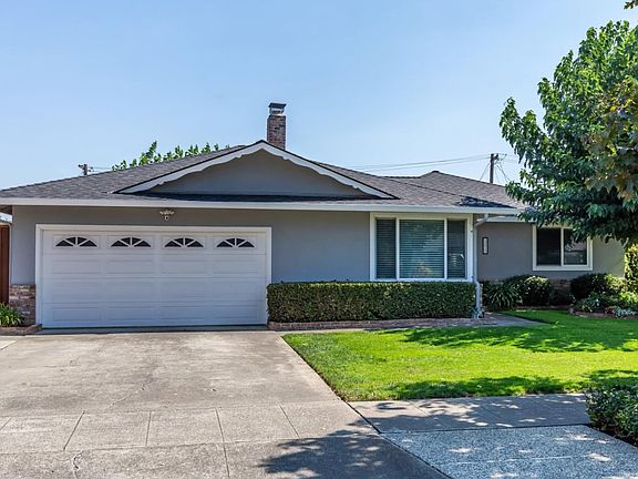 2nd image of 1018 Woodbine Way