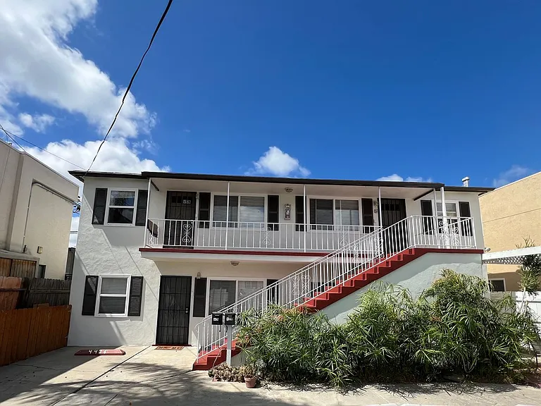Upstairs Corner Apartment Home! Great North Park Location! Assigned Off Street Parking — Photo 18