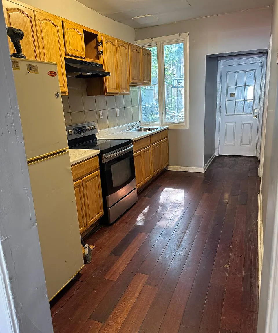 309 East Avenue — Photo 4