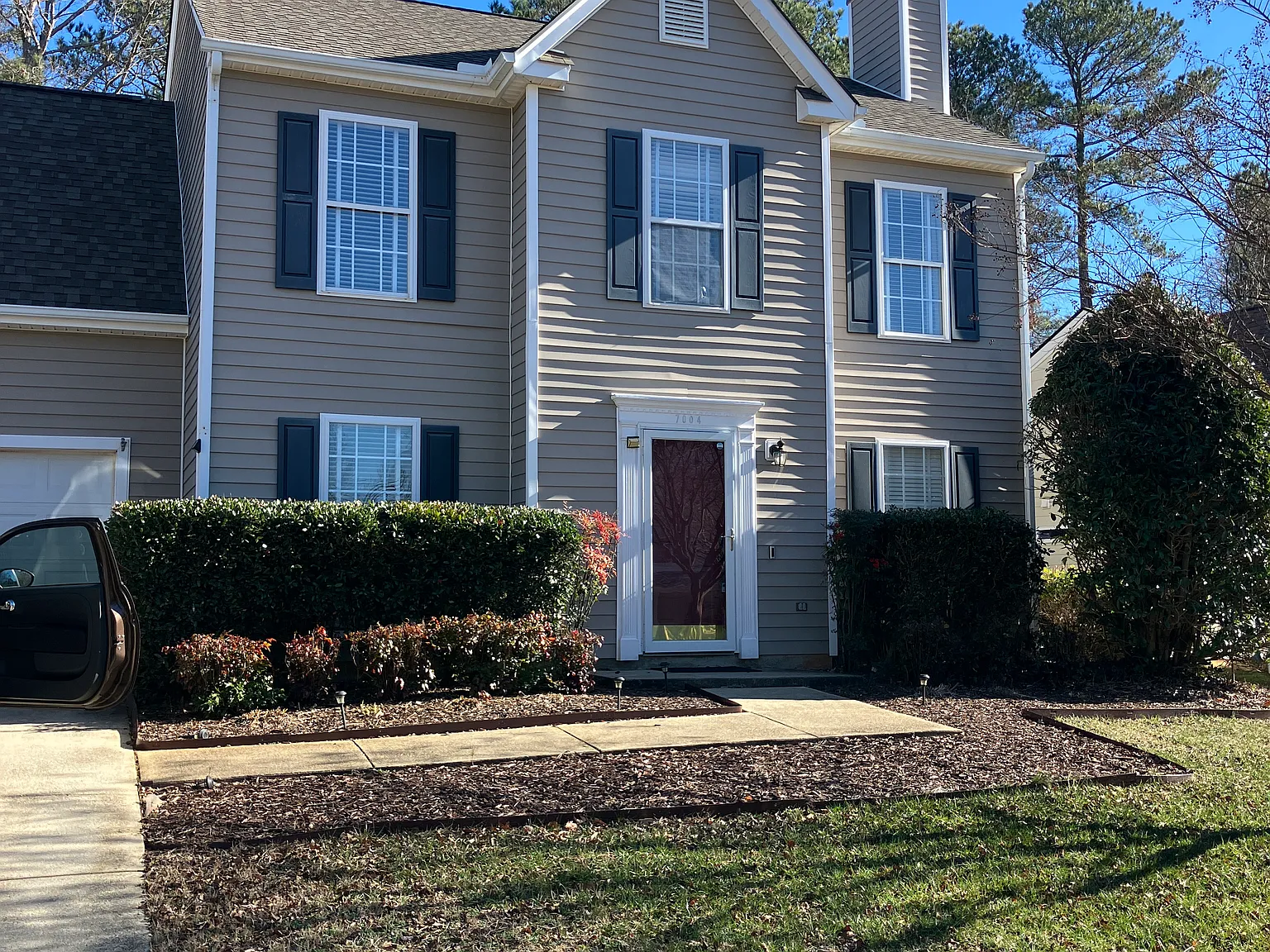 3 bed, 2.5 bath, 1970 sqft, $2,280 — Photo 1