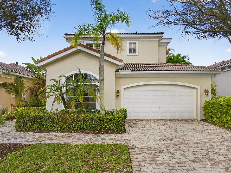 207 Andalusia Dr