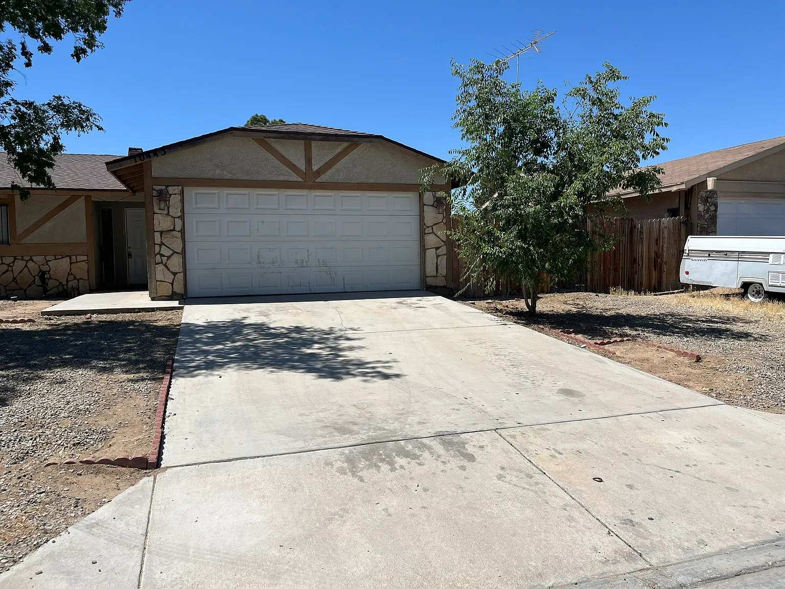 3 bed, 1126 sqft, $1,850 — Photo 3