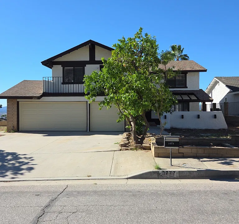 3777 Lynwood Dr