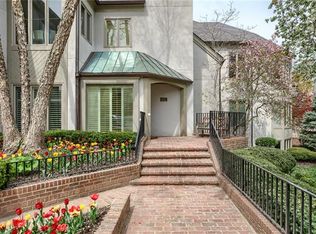 402 W 50th St APT 1E, Kansas City, MO 64112