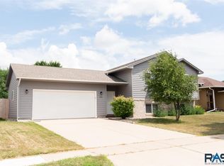 604 N Whitni Ave, Sioux Falls, SD 57107