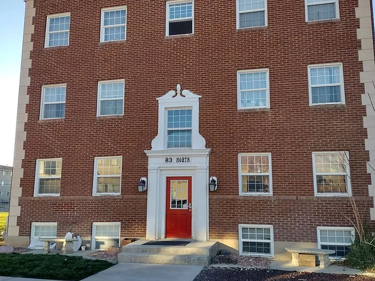 83 N 100 W — Photo 1
