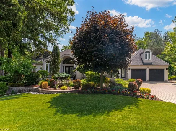 34 Harrington Pl, Hamilton, ON L9G 4Z2