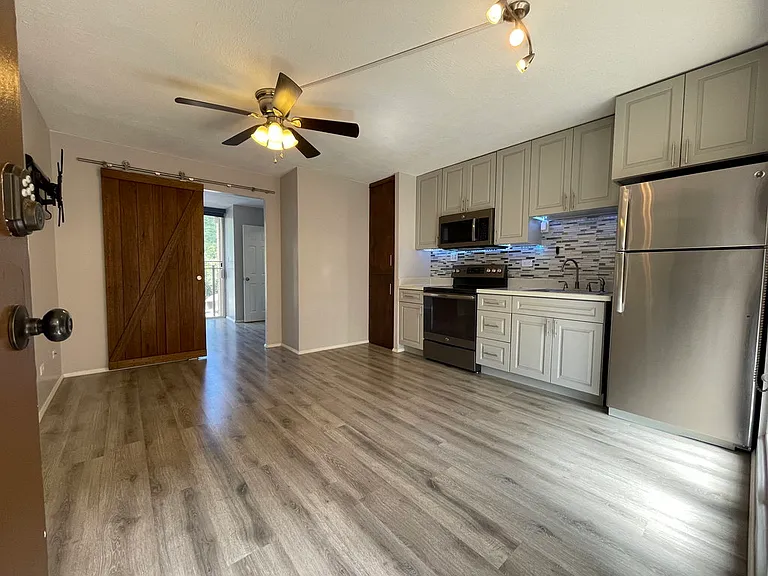 2140 10th Ave #205 — Photo 3