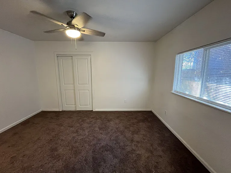 1044 Los Robles Blvd #B — Photo 12