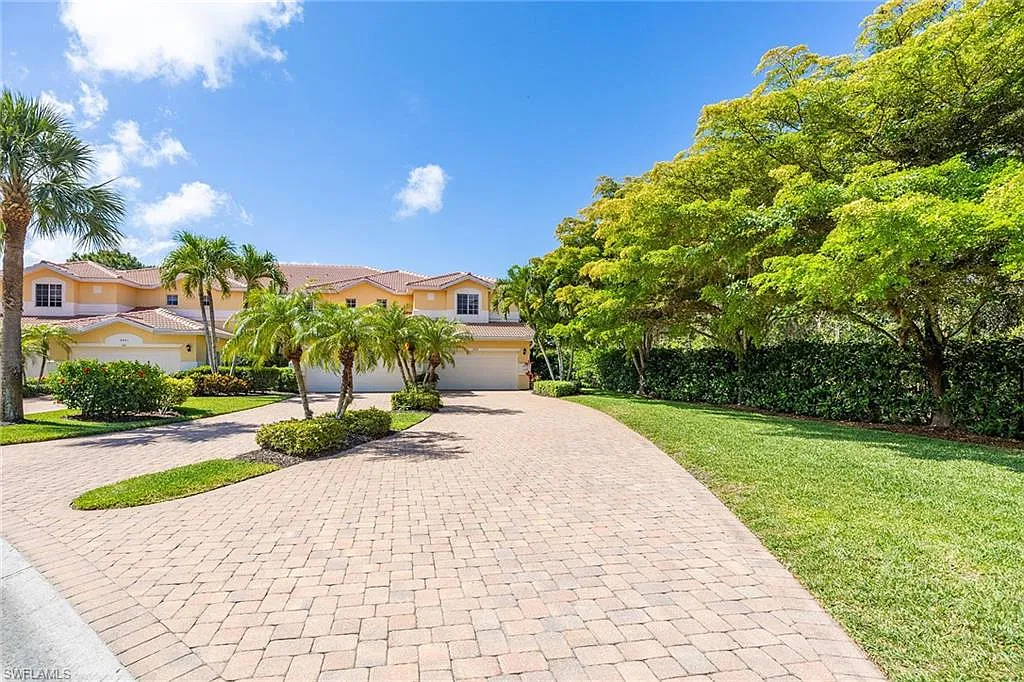 3 bed, 2.5 bath, 2045 sqft, $6,000 — Photo 1