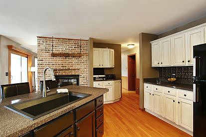 4th image of 1311 Clark St