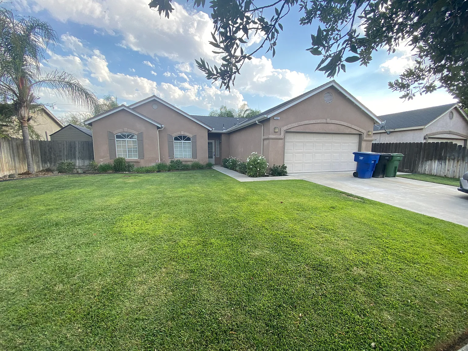 3 bed, 1421 sqft, $2,100 — Photo 1