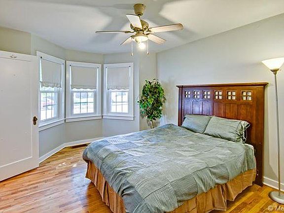 1st bedroom with walk-in closet