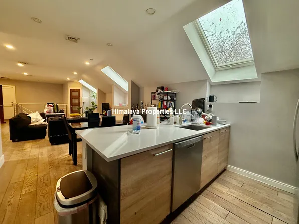 407 Dudley St, Roxbury, MA