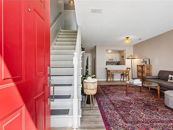 3rd image of 309 Queens Cres