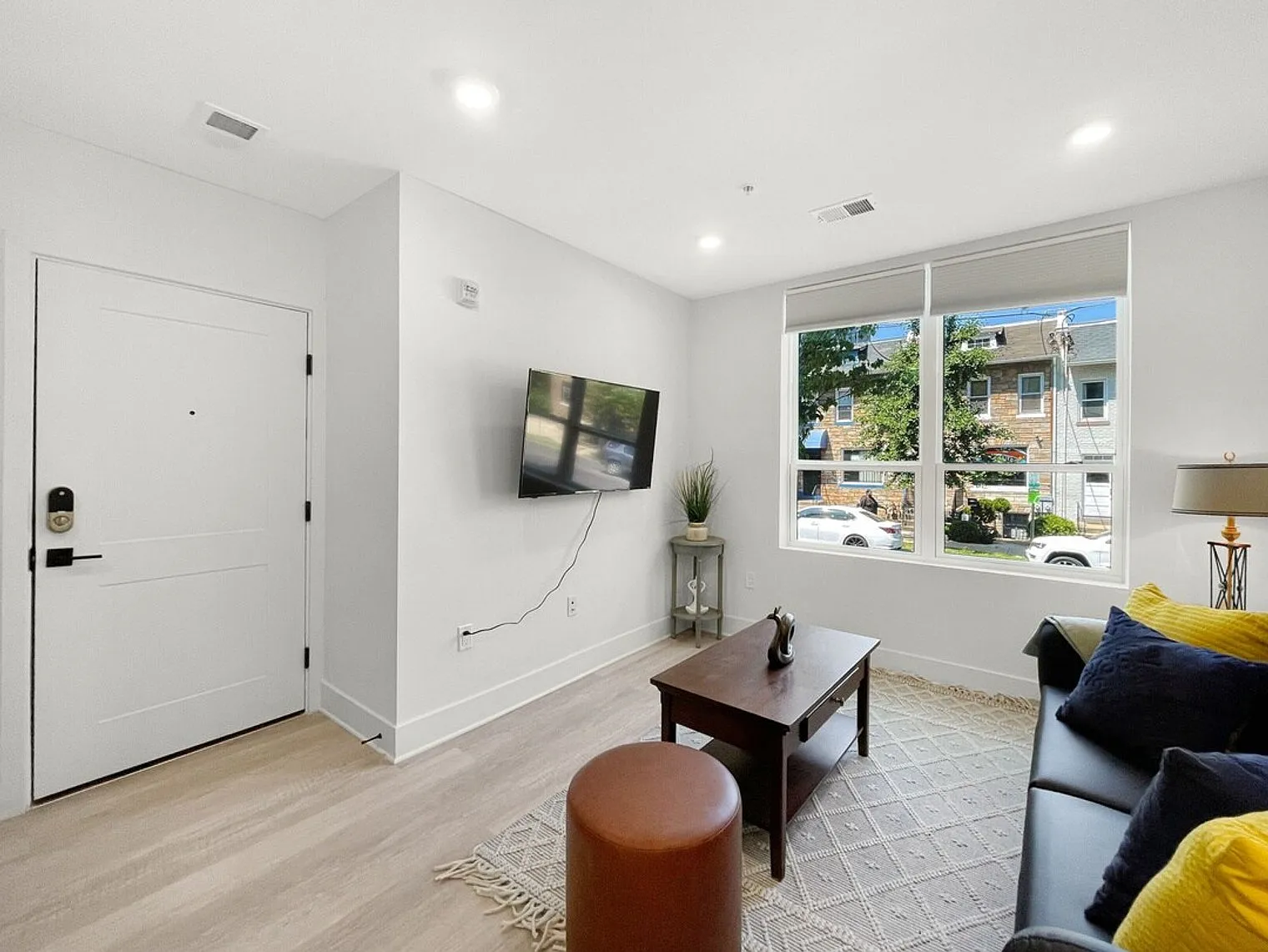 2 bed, 2.0 bath, $5,334 — Photo 4