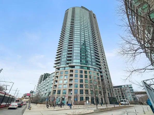 219 Fort York Blvd #410, Toronto, ON M5V 1B1