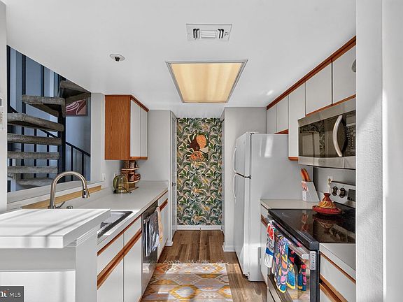 3rd image of 15695 Easthaven Ct #1212